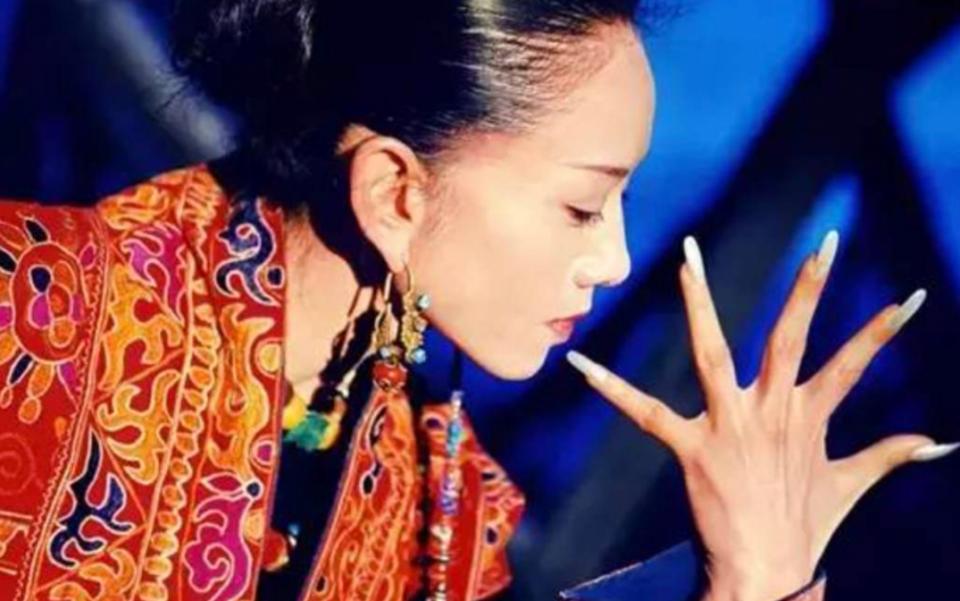 楊麗萍最新近照曝光，如何獲取并評(píng)價(jià)舞蹈巨星的最新照片？