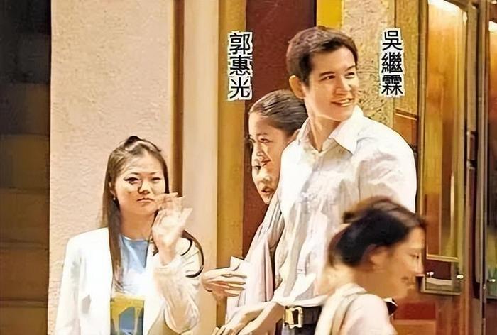 豪門寵愛，甜蜜婚姻的成長勵志之旅
