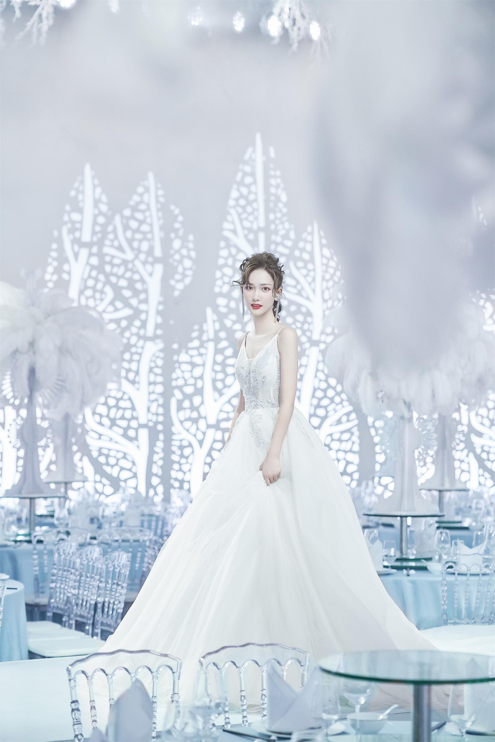 婚慶主持人最新祝福語與探索自然美景之旅，尋找內心的平和寧靜
