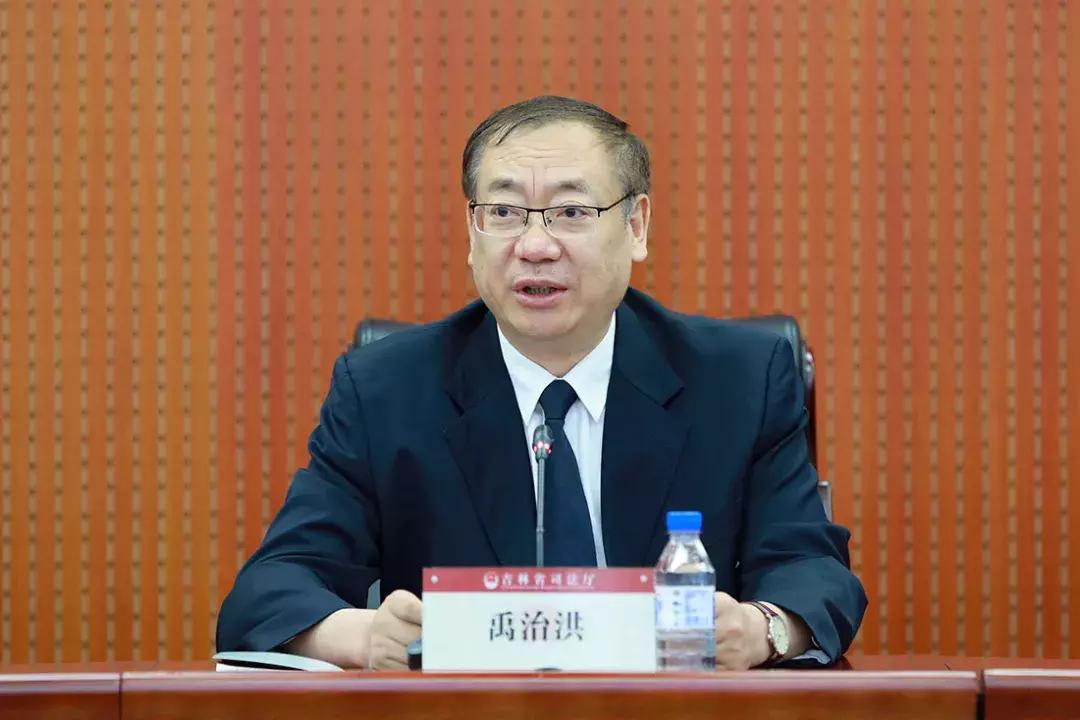 最新視頻廳，友情放映與家的溫馨時(shí)光