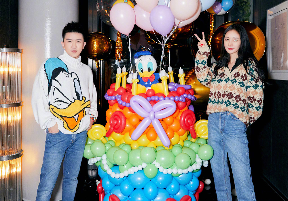 最新生日圖片分享，小巷深處的特色小店，生日探索之旅啟程！