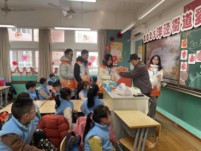 上海最新上課，時(shí)代背景下的教育革新探索