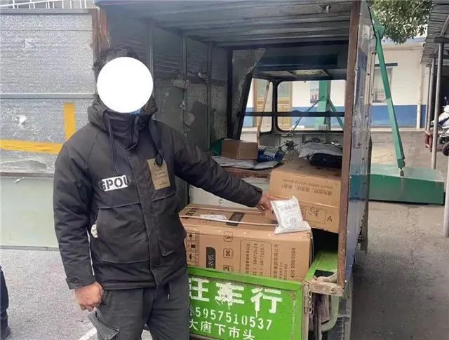 最新快遞員偷快遞現(xiàn)象，原因解析與應對策略